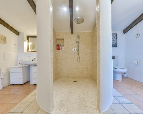 KV343 Villa master ensuite